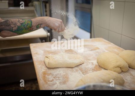 Deutschland 31. Janvier 2024 : In der Backstube eines Bäckers wird Landkreis Osnabrück Niedersachsen *** Allemagne 31 janvier 2024 dans la boulangerie d'un boulanger dans le district de Osnabrück Basse-Saxe Copyright : xFotostandx/xGelhotx Banque D'Images