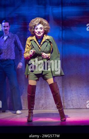 Victoria Hamilton-Barritt : Constance Lily dans Bronco Billy The musical au Charing Cross Theatre, Londres, Royaume-Uni - 30 janvier 2024 photo de Roger Alarcon Banque D'Images