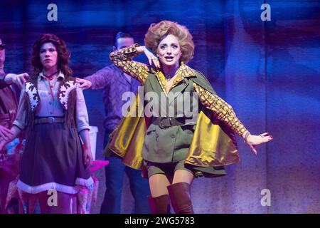 Victoria Hamilton-Barritt : Constance Lily dans Bronco Billy The musical au Charing Cross Theatre, Londres, Royaume-Uni - 30 janvier 2024 photo de Roger Alarcon Banque D'Images