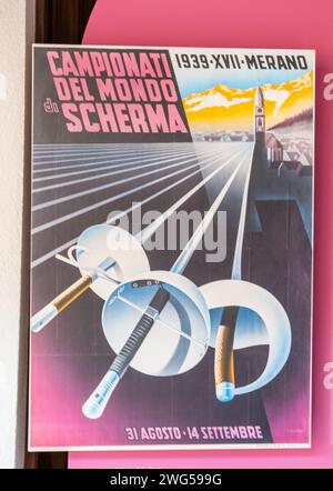 Affiches publicitaires touristiques du début des années 1940 de la ville de Merano, Tyrol du Sud, Trentin Haut-Adige, Itay du Nord, Europe, 18 mai 2023 Banque D'Images