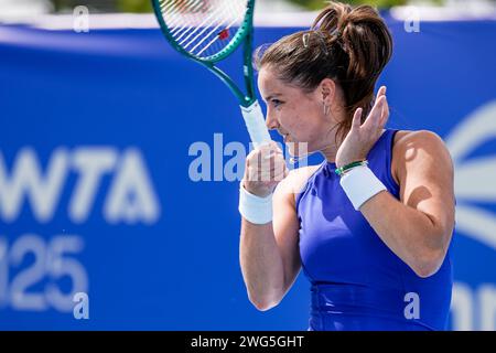 Jodie Burrage de Great Britian en action lors de la manche 32 du tournoi international WTA 125 de Canberra 2024 Banque D'Images