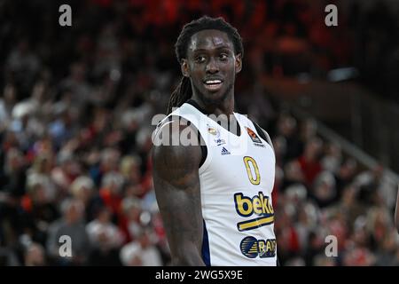 Monaco, Monaco. 02 février 2024. Jonathan Motley, joueur n°0 de Fenerbahce, est vu en action lors du match de la saison régulière de Turkish Airlines Euroleague Basketball entre L'AS Monaco et Fenerbahçe Beko à la salle Gaston-Medecin à Monaco le 02 février 2024. Photo de Laurent Coust/ABACAPRESS.COM. Crédit : Abaca Press/Alamy Live News Banque D'Images