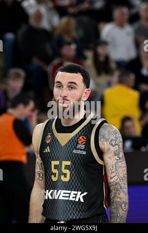 Monaco, Monaco. 02 février 2024. Le joueur #55 de Monaco Mike James est vu en action lors du match de la saison régulière de Turkish Airlines Euroleague Basketball entre L'AS Monaco et Fenerbahçe Beko à la salle Gaston-Medecin à Monaco le 02 février 2024. Photo de Laurent Coust/ABACAPRESS.COM. Crédit : Abaca Press/Alamy Live News Banque D'Images