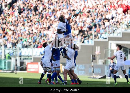 Rome, Italie. 03 février 2024. England touche pendant Italie vs Angleterre, Rugby six Nations Match à Rome, Italie, février 03 2024 crédit : Independent photo Agency/Alamy Live News Banque D'Images