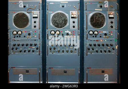 Redifon équipement radio salle de communication MOD hack vert secret bunker cheshire, utilisé dans l'abri nucléaire de la guerre froide, poste de commandement maintenant un musée Banque D'Images