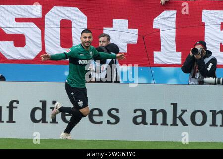 Freiburg, Deutschland. 03 février 2024. Tor zum 0:1 durch Deniz Undav (VfB Stuttgart #26) jubel, Torjubel SC Freiburg vs. VfB Stuttgart, Fussball, Herren, 1. Bundesliga, 20. Spieltag, saison 23/24, GER, 03.02.2024, LES RÈGLEMENTS DFL/DFB INTERDISENT TOUTE UTILISATION DE PHOTOGRAPHIES COMME SÉQUENCES D'IMAGES ET/OU QUASI-VIDÉO, Foto : Eibner-Pressefoto/Wolfgang Frank crédit : dpa/Alamy Live News Banque D'Images