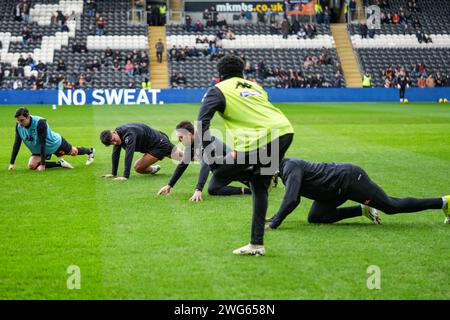 HULL, ROYAUME-UNI. 3 février 2024. EFL Championship football League : Hull City AFC contre Millwall FC. Hull City warmsp-upCredit Paul Whitehurst/Alamy Live News Banque D'Images