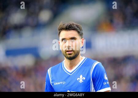 Darmstadt, Deutschland. 03 février 2024. Gerrit Holtmann (SV Darmstadt 98, #25), SV Darmstadt 98 vs Bayer 04 Leverkusen, Fussball, 1. Bundesliga, 20. Spieltag, saison 2023/2024, 03.02.2024, LA RÉGLEMENTATION DFL INTERDIT TOUTE UTILISATION DE PHOTOGRAPHIES COMME SÉQUENCES D'IMAGES ET/OU QUASI VIDÉO photo : EIBNER/Michael Bermel crédit : dpa/Alamy Live News Banque D'Images