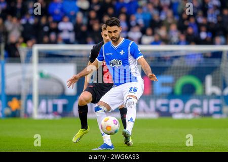 Darmstadt, Deutschland. 03 février 2024. Gerrit Holtmann (SV Darmstadt 98, #25), SV Darmstadt 98 vs Bayer 04 Leverkusen, Fussball, 1. Bundesliga, 20. Spieltag, saison 2023/2024, 03.02.2024, LA RÉGLEMENTATION DFL INTERDIT TOUTE UTILISATION DE PHOTOGRAPHIES COMME SÉQUENCES D'IMAGES ET/OU QUASI VIDÉO photo : EIBNER/Michael Bermel crédit : dpa/Alamy Live News Banque D'Images