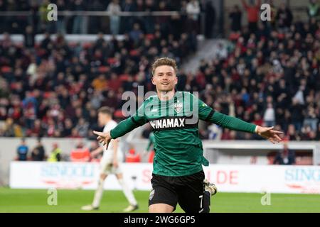 Freiburg, Deutschland. 03 février 2024. Tor zum 1:3 durch Maximilian Mittelstaedt (VfB Stuttgart, #07), Jubel, Torjubel SC Freiburg vs. VfB Stuttgart, Fussball, Herren, 1. Bundesliga, 20. Spieltag, saison 23/24, GER, 03.02.2024, LES RÈGLEMENTS DFL/DFB INTERDISENT TOUTE UTILISATION DE PHOTOGRAPHIES COMME SÉQUENCES D'IMAGES ET/OU QUASI-VIDÉO, Foto : Eibner-Pressefoto/Wolfgang Frank crédit : dpa/Alamy Live News Banque D'Images