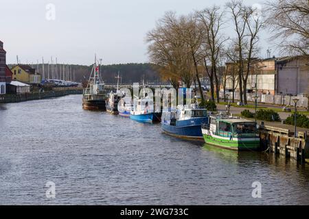 Le fleuve Dane et les bateaux dans l'eau dans le centre de Kalipeda Banque D'Images