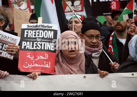 Londres, Royaume-Uni. 3 février 2024. Pro Palestine marche à travers Londres. Crédit : JOHNNY ARMSTEAD/Alamy Live News Banque D'Images