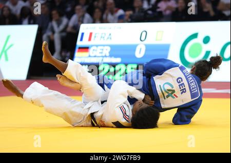 Thierry Larret/Maxppp. Judo International. Paris Grand Chelem. Accor Arena Bercy, Paris (75), le 3 fevrier 2024. Finale moins 70 kg femmes : Marie Eve GAHIE (FRA) vs Miriam BUTKEREIT (GER) crédit : MAXPPP/Alamy Live News Banque D'Images