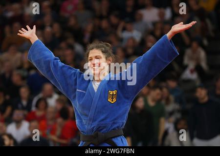 Thierry Larret/Maxppp. Judo International. Paris Grand Chelem. Accor Arena Bercy, Paris (75), le 3 fevrier 2024. Finale moins 70 kg femmes : Marie Eve GAHIE (FRA) vs Miriam BUTKEREIT (GER) crédit : MAXPPP/Alamy Live News Banque D'Images