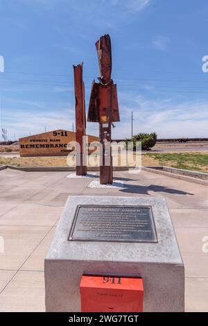 9-11 Mémorial du jardin du souvenir le long de la route historique 66 à Winslow, Arizona. Banque D'Images