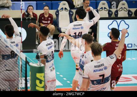 Milan, Italie. 03 février 2024. POWER VOLLEY MILANO lors de Allianz Milano vs Farmitalia Catania, Volleyball Italian Serie A Men Superleague Match à Milan, Italie, février 03 2024 crédit : Independent photo Agency/Alamy Live News Banque D'Images