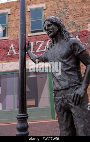 Statue of a Man standin' on a Corner à Winslow Arizona chanté dans la chanson classique Glenn Frey et Jackson Browne Banque D'Images