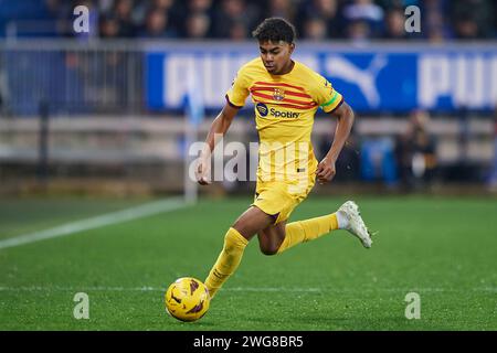 Vitoria, Espagne. 03 février 2024. Lamine Yamal du FC Barcelone en action lors du match LaLiga EA Sports entre le Deportivo Alaves et le FC Barcelone au stade Mendizorrotza le 03 février 2024 à Vitoria, Espagne. Crédit : Cesar Ortiz Gonzalez/Alamy Live News Banque D'Images