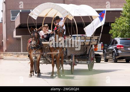 Independence, Missouri, États-Unis - 16 juin 2023 : les visiteurs participent à une visite guidée en calèche du site historique national Harry S Truman. Banque D'Images