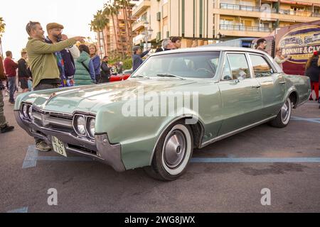 F-85 Deluxe d'Oldsmobile. Classic car Meeting au Rockin Race Jamboree festival 2024, Torremolinos, Espagne. Banque D'Images