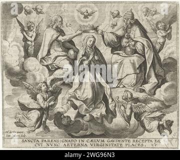 CRÉAT DE MARIE, Jan COLLAERT (II), d'après Maerten de vos, 1597 imprimer la Vierge Marie est couronnée au ciel par la Sainte Trinité (Dieu, Christ et le Saint-Esprit). Les anges muzicing volent autour d'eux. L'impression a une légende latine. Anvers gravure sur papier couronnement de Marie au ciel (généralement la Sainte Trinité présente) (+ Sainte Trinité). Couronnement de Marie au ciel (habituellement la Sainte Trinité présente) (+ ange(s)) Banque D'Images