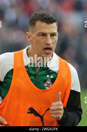 MUNICH, Allemagne. , . 18 Stefan LAINER du Borussia Moenchengladbach lors de l'échauffement du match de Bundesliga football entre le FC Bayern Muenchen et le Borussia MOENCHENGLADBACH à l'Allianz Arena de Munich le 3. Février 2024, Allemagne. DFL, Fussball, 3:1, (photo et copyright @ ATP images/Arthur THILL (THILL Arthur/ATP/SPP) crédit : SPP Sport Press photo. /Alamy Live News Banque D'Images