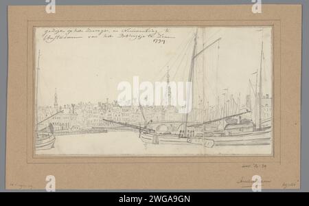 Vue d'Amsterdam depuis l'IJ, Anonyme, dessin de 1794 vue du nouveau pont et du Damrak à Amsterdam, depuis l'IJ. A gauche le droit maritime avec la tour de la chapelle Sint Olofskapel ou Oudezijds. Deux fonds plats au premier plan. Derrière l'un des navires, la tour de la vieille église. Journal d'Amsterdam. crayon. dessin à l'encre / stylo pont dans la ville à travers la rivière, canal, etc. parties de l'extérieur de l'église et annexes : tour. voilier, voilier Damra Banque D'Images