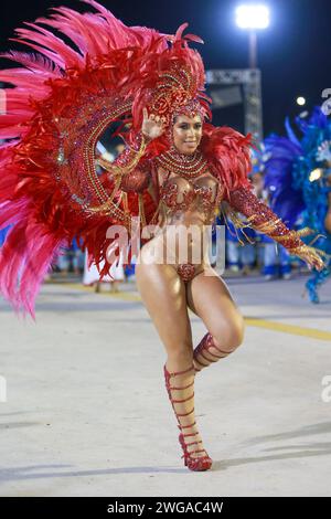 Manaus, Brésil. 04 février 2024. AM - MANAUS - 02/03/2024 - CARNAVAL 2024, PARADE DES ÉCOLES DE SAMBA MANAUS - lors de la représentation de l'école de samba Vila da Barra dans le défilé de groupe spécial, au Manaus Sambadrome, ce samedi 03. Photo : Antonio Pereira/AGIF (photo : Antonio Pereira/AGIF/Sipa USA) crédit : SIPA USA/Alamy Live News Banque D'Images