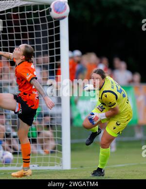 Brisbane, Australie. 3rd Feb 2024. Courtney Newbon (50 Melbourne) sauve une tentative de but lors du match de Liberty A League entre Brisbane Roar et moi Banque D'Images