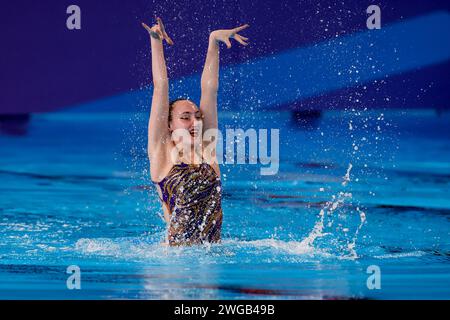 Doha, Qatar. 04 février 2024. DOHA, QATAR - 4 FÉVRIER : Marloes Steenbeek des pays-Bas en compétition dans le Solo féminin libre le jour 3 : natation artistique des Championnats du monde de natation de Doha 2024 le 4 février 2024 à Doha, Qatar. (Photo de MTB-photo/BSR Agency) crédit : BSR Agency/Alamy Live News crédit : BSR Agency/Alamy Live News Banque D'Images
