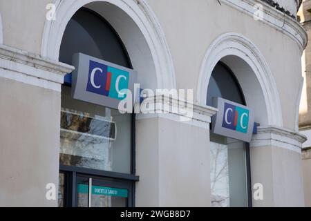 Bordeaux , France - 01 31 2024 : agence murale d'entrée de bureau de marque cic signe chaîne texte et logo Banque D'Images