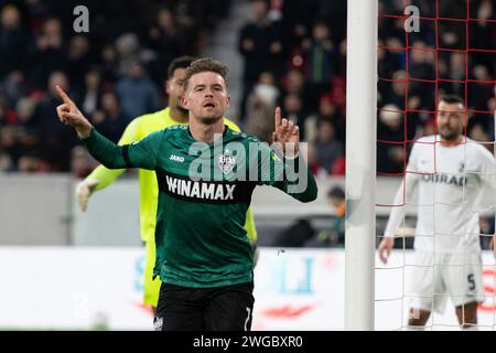 Freiburg, Deutschland. 03 février 2024. Tor zum 1:3 durch Maximilian Mittelstaedt (VfB Stuttgart, #07), Jubel, Torjubel, bejubelt sein Tor. SC Freiburg vs VfB Stuttgart, Fussball, Herren, 1. Bundesliga, 20. Spieltag, saison 23/24, GER, 03.02.2024, LES RÈGLEMENTS DFL/DFB INTERDISENT TOUTE UTILISATION DE PHOTOGRAPHIES COMME SÉQUENCES D'IMAGES ET/OU QUASI-VIDÉO, Foto : Eibner-Pressefoto/Wolfgang Frank crédit : dpa/Alamy Live News Banque D'Images