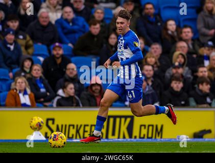 Jack Hinshelwood de Brighton et Hove Albion en action lors du match de Premier League à l'American Express Stadium de Brighton. Date de la photo : Samedi 3 février 2024. Banque D'Images