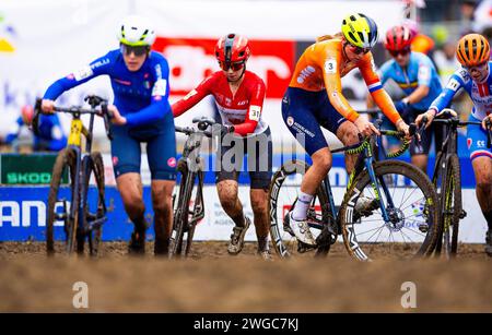 Tabor, République tchèque. 04 février 2024. TABOR - Lauren Molengraaf lors des Championnats du monde U23 U23 de cyclocross à Tabor, République tchèque. ANP IRIS VAN DEN BROEK crédit : ANP/Alamy Live News Banque D'Images