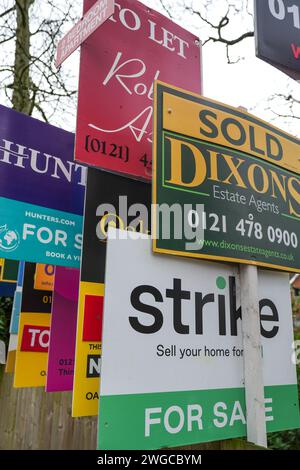 Northfield, Birmingham, 4 février 2024 - Maisons à louer et à vendre à Northfield, Birmingham, Angleterre alors que le marché du logement au Royaume-Uni continue de fluctuer. Crédit : Arrêter Press Media/Alamy Live News Banque D'Images