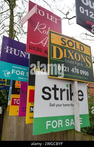 Northfield, Birmingham, 4 février 2024 - Maisons à louer et à vendre à Northfield, Birmingham, Angleterre alors que le marché du logement au Royaume-Uni continue de fluctuer. Crédit : Arrêter Press Media/Alamy Live News Banque D'Images