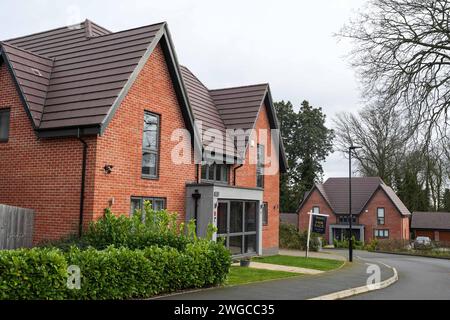 Northfield, Birmingham, 4 février 2024 - Maisons à louer et à vendre à Northfield, Birmingham, Angleterre alors que le marché du logement au Royaume-Uni continue de fluctuer. Crédit : Arrêter Press Media/Alamy Live News Banque D'Images