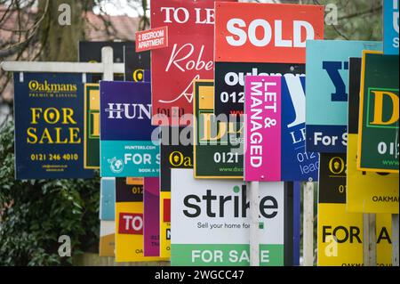 Northfield, Birmingham, 4 février 2024 - Maisons à louer et à vendre à Northfield, Birmingham, Angleterre alors que le marché du logement au Royaume-Uni continue de fluctuer. Crédit : Arrêter Press Media/Alamy Live News Banque D'Images