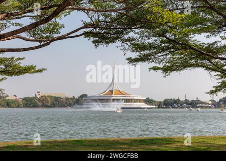 Suan Luang Rama IX, (Parc Rama IX), parc public dans le district de Prawet, Bangkok, Thaïlande Banque D'Images