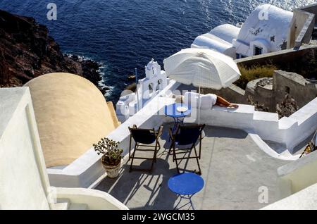 Terrasse en Fira, Santorin , Mer Egée, Cyclades, Grèce, Europe, 1990 Banque D'Images