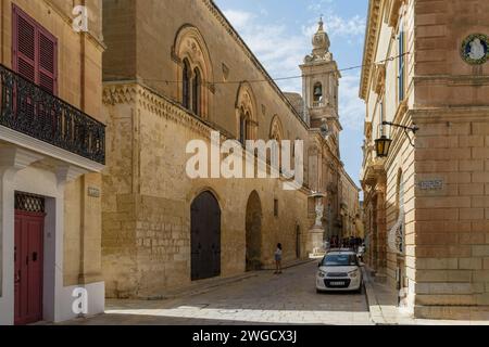 Triq il-Villegaignon, Mdina, Malte - 7 juin 2022 : le Palazzo Santa Sofia est le plus ancien bâtiment de Mdina (la ville silencieuse). Banque D'Images