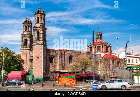 Église San Hipolito dans le Paseo de la Reforma, centre historique de Mexico Banque D'Images