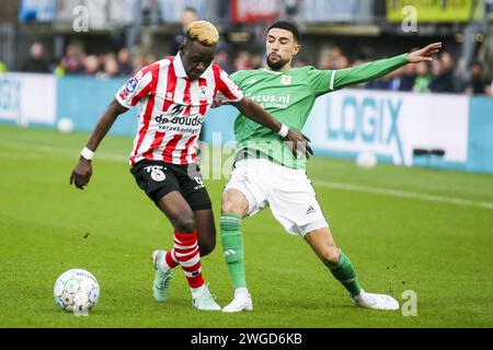 Rotterdam, pays-Bas. 03 février 2024. ROTTERDAM, 4-2-24, Stadium het Kasteel, Dutch eredivisie, Sparta Rotterdam - PEC Zwolle, le joueur de Sparta Joshua Kitolano et le joueur de PEC Zwolle Younes Namli crédit : Pro Shots/Alamy Live News Banque D'Images