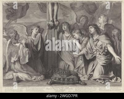 Christ sur la Croix, Gérard Edelinck, d'après Charles le Brun, 1666 - 1707 estampe partie inférieure d'une estampe de deux parties avec Christ sur la croix, entouré d'anges. Au premier plan, sur un oreiller, la couronne française. Sous le spectacle une inscription en latin et en français. Imprimeur : Parisafter peinture par : Pariséditor : ParisFrance gravure sur papier la crucifixion du Christ : la mort du Christ sur la croix ; Golgotha (Matthieu 27:45-45, Marc 15:44-58, Luc 23:33-52, Jean 19:25-38) (+ ange(s)) Banque D'Images