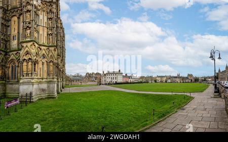 Vue de la cathédrale de Wells et Cathedral Green à Wells, Somerset, Royaume-Uni, le 4 février 2024 Banque D'Images