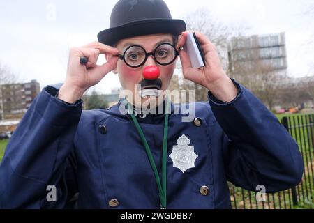 Trinity Saints, Haggerston, Londres, Royaume-Uni. 4 février 2024. Service annuel des clowns de l'église Trinity Saints. Crédit : Matthew Chattle/Alamy Live News Banque D'Images