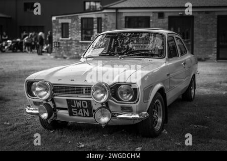 1975 Ford Escort RS 2000, exposée au Bicester Heritage Scramble le 8 octobre 2023. Banque D'Images