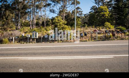 Boîtes aux lettres rustiques à Bruny Island, Tasmanie Banque D'Images