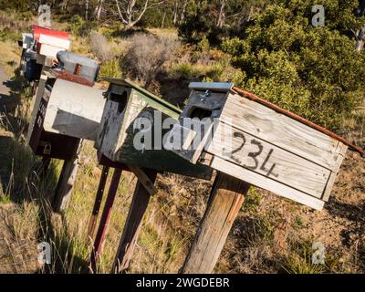 Boîtes aux lettres rustiques à Bruny Island, Tasmanie Banque D'Images