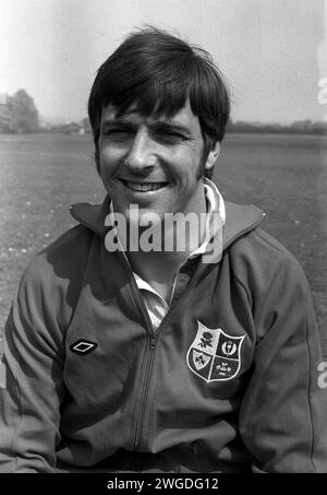 Photo de dossier datée du 25-03-1974 du joueur de rugby Barry John de Cardiff et du pays de Galles. L'ancien pays de Galles et les Lions britanniques et irlandais Fly-Half Barry John est mort à l'âge de 79 ans, a déclaré sa famille dans un communiqué. Date de parution : dimanche 4 février 2024. Banque D'Images